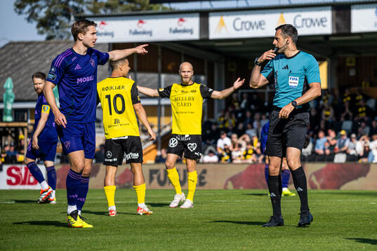 Djurgårdens Miro Tenho och Domare Granit Maqedonci