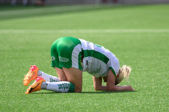 Hammarbys Jonna Andersson har ont