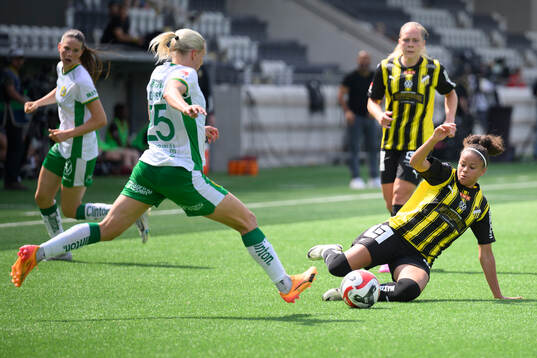 Hammarbys Jonna Andersson och Häckens Felicia Schröder