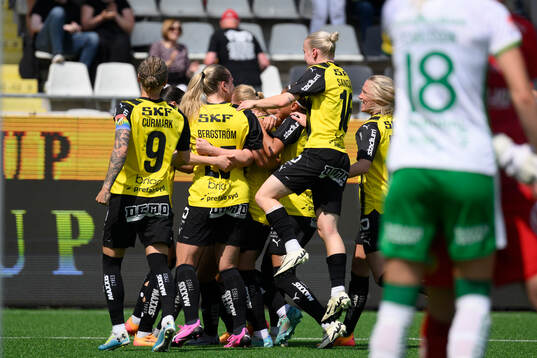 Häckens spelare jublar