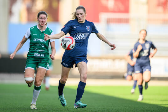 Alingsås Ina Österlind och Eskilstuna Uniteds Paige