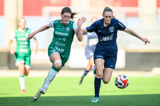 Alingsås Ina Österlind och Eskilstuna Uniteds Paige