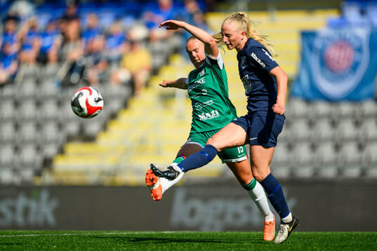Alingsås Josefin Johansson och Eskilstuna Uniteds Astrid