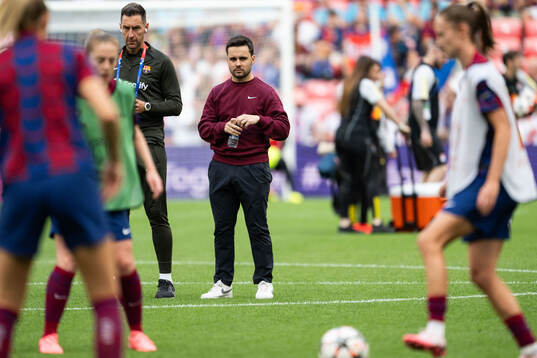 Head coach Jonatan Giráldez of Barcelona