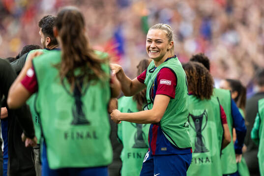 Fridolina Rolfö of Barcelona celebrates