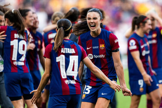 Aitana Bonmati and Ingrid Syrstad Engen of Barcelona