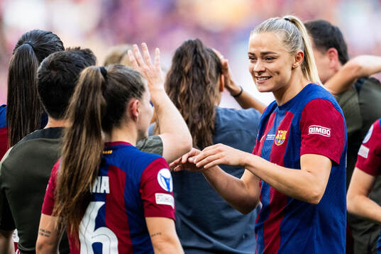 Fridolina Rolfö of Barcelona celebrates