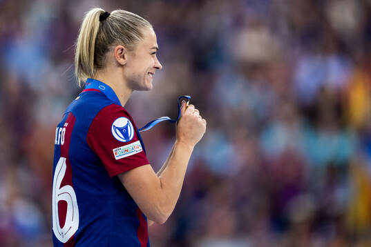 Fridolina Rolfö of Barcelona celebrates