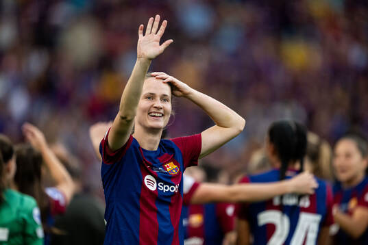 Caroline Graham Hansen of Barcelona celebrates