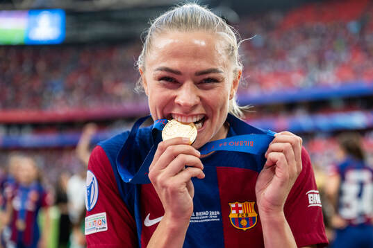 Fridolina Rolfö of Barcelona celebrates