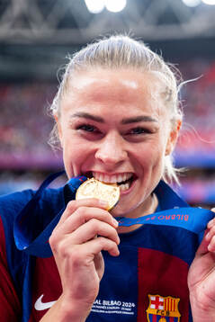 Fridolina Rolfö of Barcelona celebrates