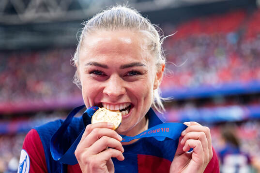 Fridolina Rolfö of Barcelona celebrates