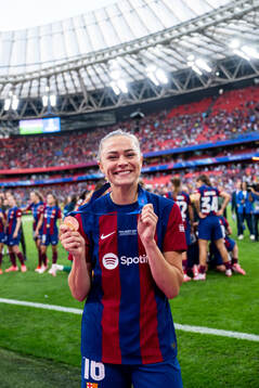 Fridolina Rolfö of Barcelona celebrates