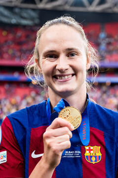 Caroline Graham Hansen of Barcelona celebrates