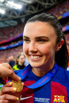 Ingrid Syrstad Engen of Barcelona celebrates with her gold