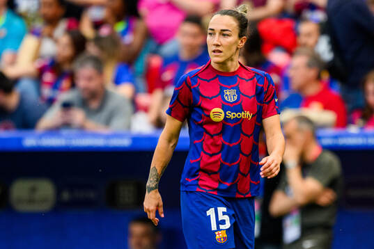 Lucy Bronze Engen of Barcelona