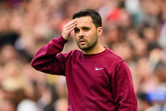 Head coach Jonatan Giráldez of Barcelona