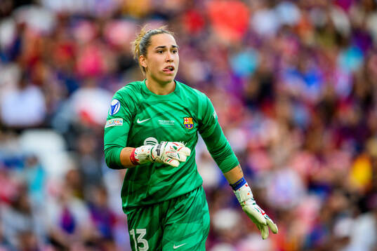 Goalkeeper Catalina Coll of Barcelona