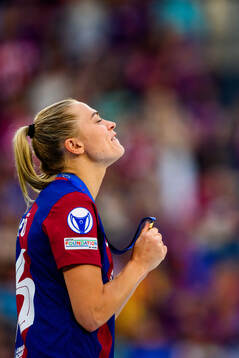 Fridolina Rolfö of Barcelona celebrates