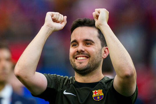 Head coach Jonatan Giráldez of Barcelona  celebrates