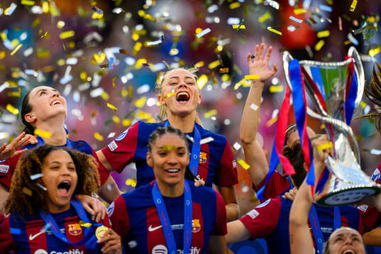 Fridolina Rolfö of Barcelona celebrates with her teammates