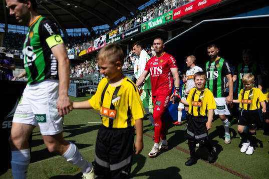 GAIS målvakt Mergim Krasniqi innan fotbollsmatchen i