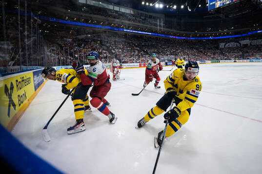Jesper Frödén and Carl Grundström of Sweden against