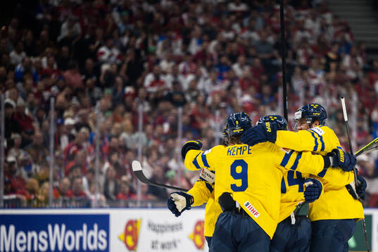 Marcus Johansson of Sweden celebrate the 1-0 goal with