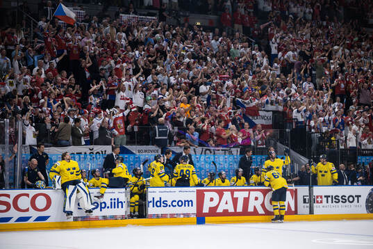 Players of Sweden look dejected