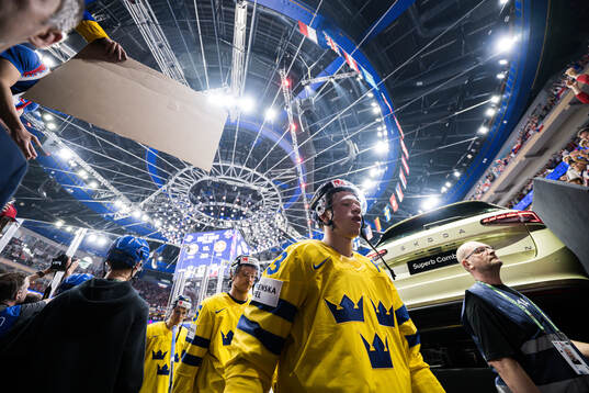 Lucas Raymond of Sweden looks dejected