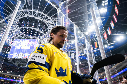Erik Karlsson of Sweden looks dejected