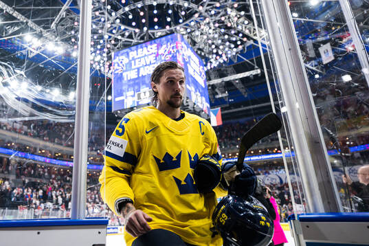 Erik Karlsson of Sweden looks dejected