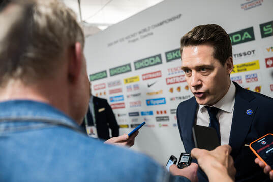 Head coach Sam Hallam of Sweden in mixed zone