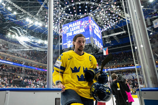 Erik Karlsson of Sweden looks dejected