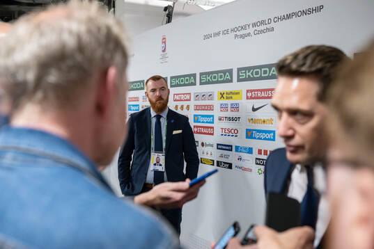 Team manager Anders Lundberg and head coach Sam Hallam of