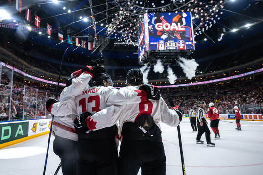 Brandon Tanev of Canada celebrate scoring the 1-2 goal with