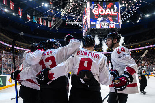 Brandon Tanev of Canada celebrate scoring the 1-2 goal with