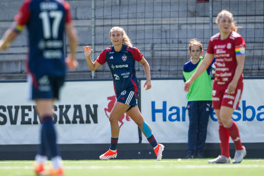 FC Rosengårds Olivia Holdt jublar