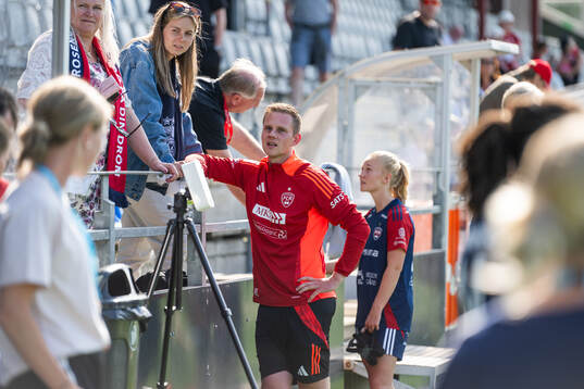 FC Rosengårds assisterande tränare Robin Lindrososunder