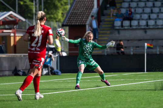 FC Rosengårds Olivia Schough (ej på bild) skjuter in 3-0