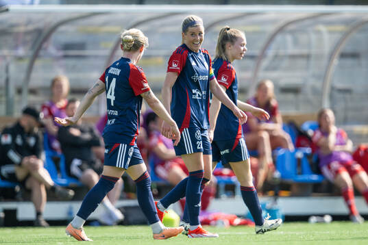 FC Rosengårds Olivia Schough jublar