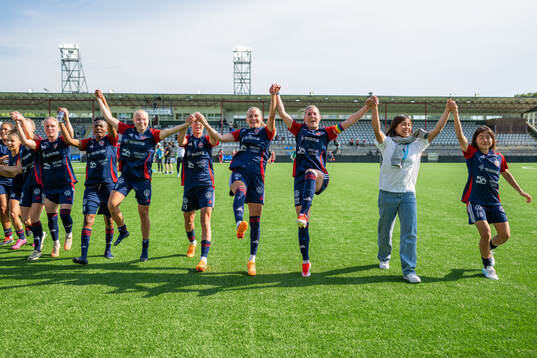 FC Rosengårds spelare jublar