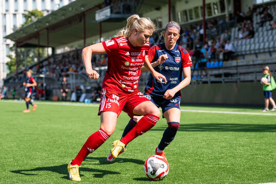 FC Rosengårds Olivia Schough och Piteås Ellen Löfqvist