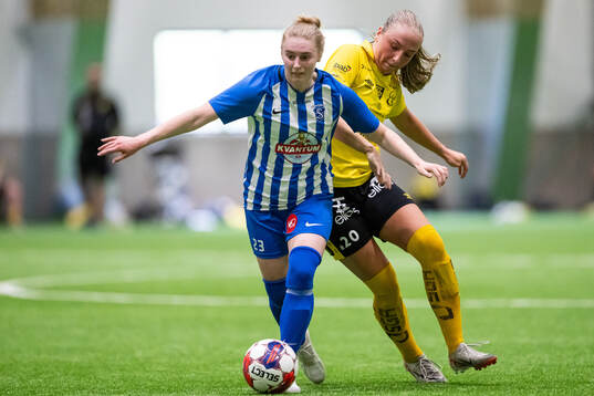 Segeltorps IFs Ida Egegård och Elfsborgs Stina jensen
