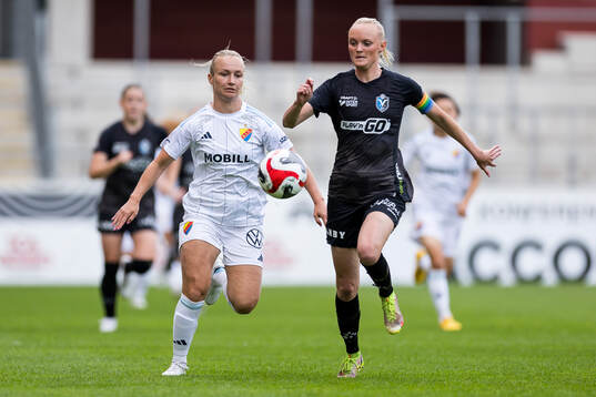 Djurgårdens Tove Almqvist och Växjö DFFs Emma Pennsäter