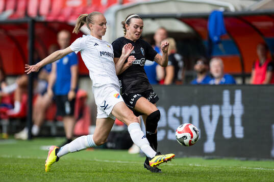 Djurgårdens Matilda Plan och Växjö DFFs Larkin Russel