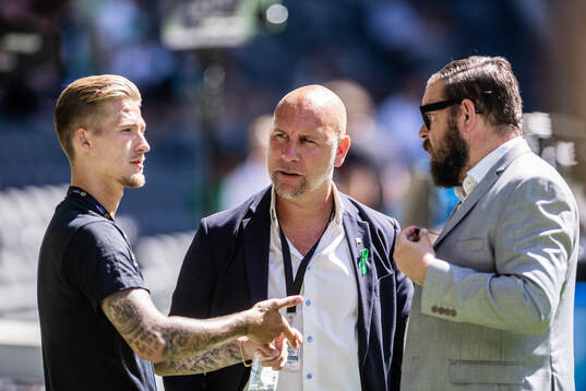 Hammarbys Fredrik Hammar, sportchef Mikael Hjelmberg och