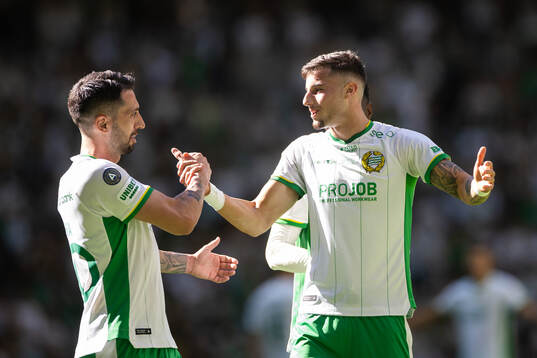 Hammarbys Viktor Dukanovic och Nahir Besara jublar