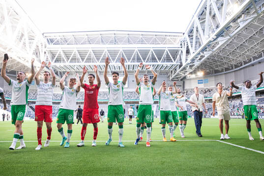 Hammarbys spelare jublar
