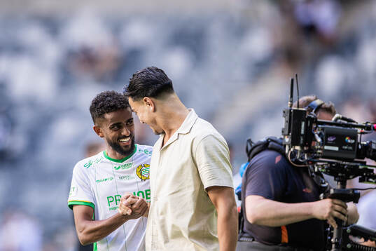 Hammarbys Tesfaldet Tekie jublar med Jusef Erabi